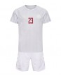 Billige Danmark Pierre-Emile Hojbjerg #23 Bortedraktsett Barn VM 2022 Kortermet (+ Korte bukser)
